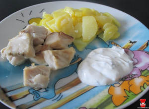 Kapor na masle s pečenými zemiakmi a jogurtovým dresingom