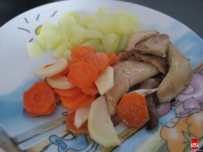 Králik pečený na koreňovej zelenine