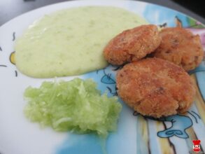 Kuracie fašírky a zemiakovo-hráškové pyré