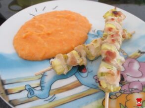 Kuracie špízy s cuketou a zemiakovo-tekvicové pyré