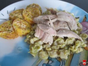 Pečené mäso, dusený kel a rožková knedľa