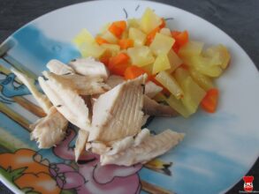 Pečený pstruh a zemiaky s mrkvou