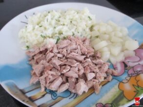 Varené morčacie mäso s ryžou a hruškovým kompótom