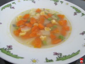 Zeleninová polievka s haluškami