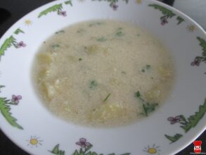 Zemiaková polievka s vajíčkovou krupicou