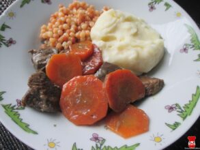 Hovädzie na mrkve a cibuli