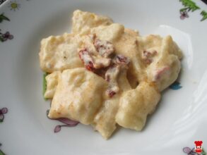 Zemiakové noky s omáčkou