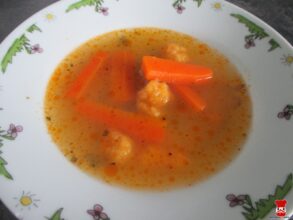 Mrkvová polievka s mrkvovými haluškami
