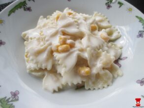 Smotanové cestoviny s kukuricou