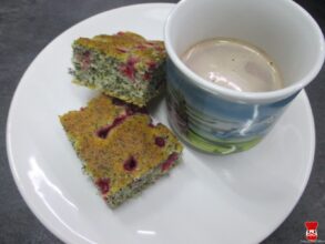 Makový koláč s ríbezľami